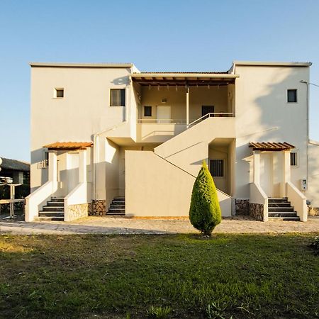 Melíkia Parakladi Seaside Retreat מראה חיצוני תמונה